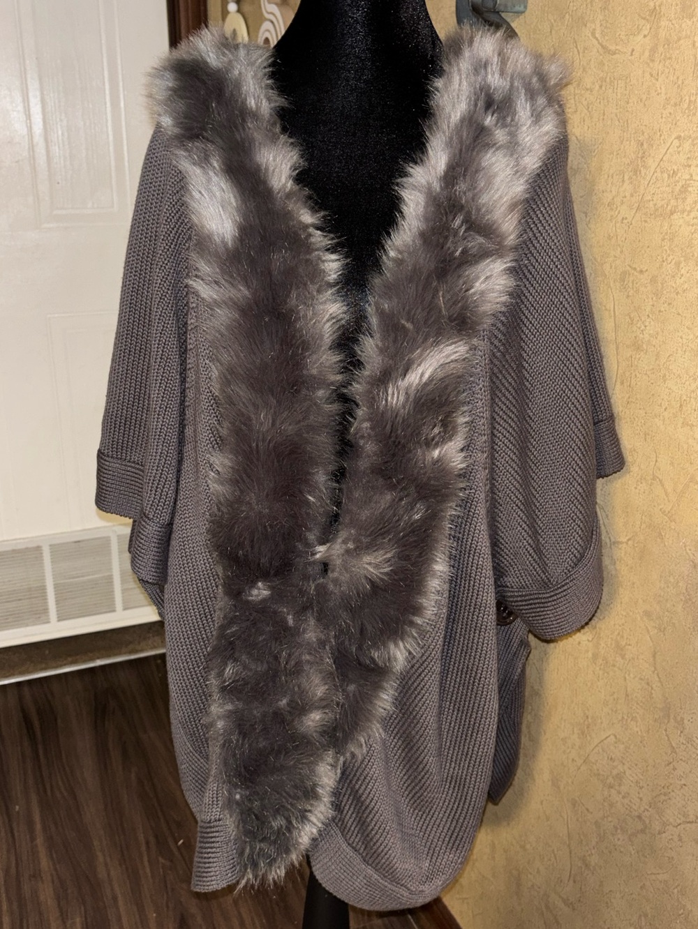 XL grey fur collar cape style sweater Once again boutique brand cable knit